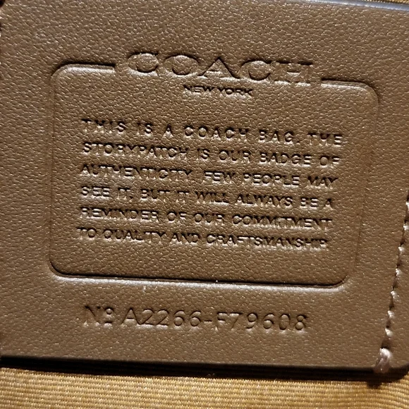 Coach Off-White Tote Bag - Picture 4 of 9